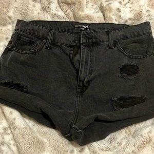 NWOT Fashion nova shorts size 32 waist